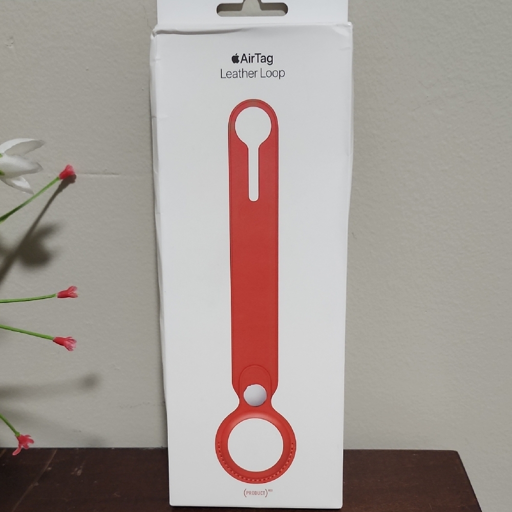 Apple Red Leather Loop AirTag Accessory